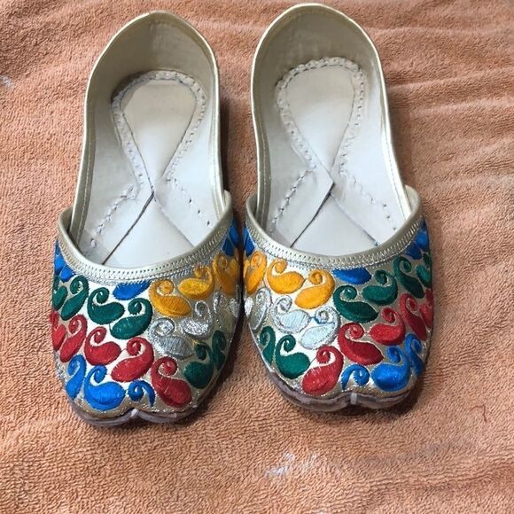 Fort Bazar Patiala Shoe - Picture 1 of 5